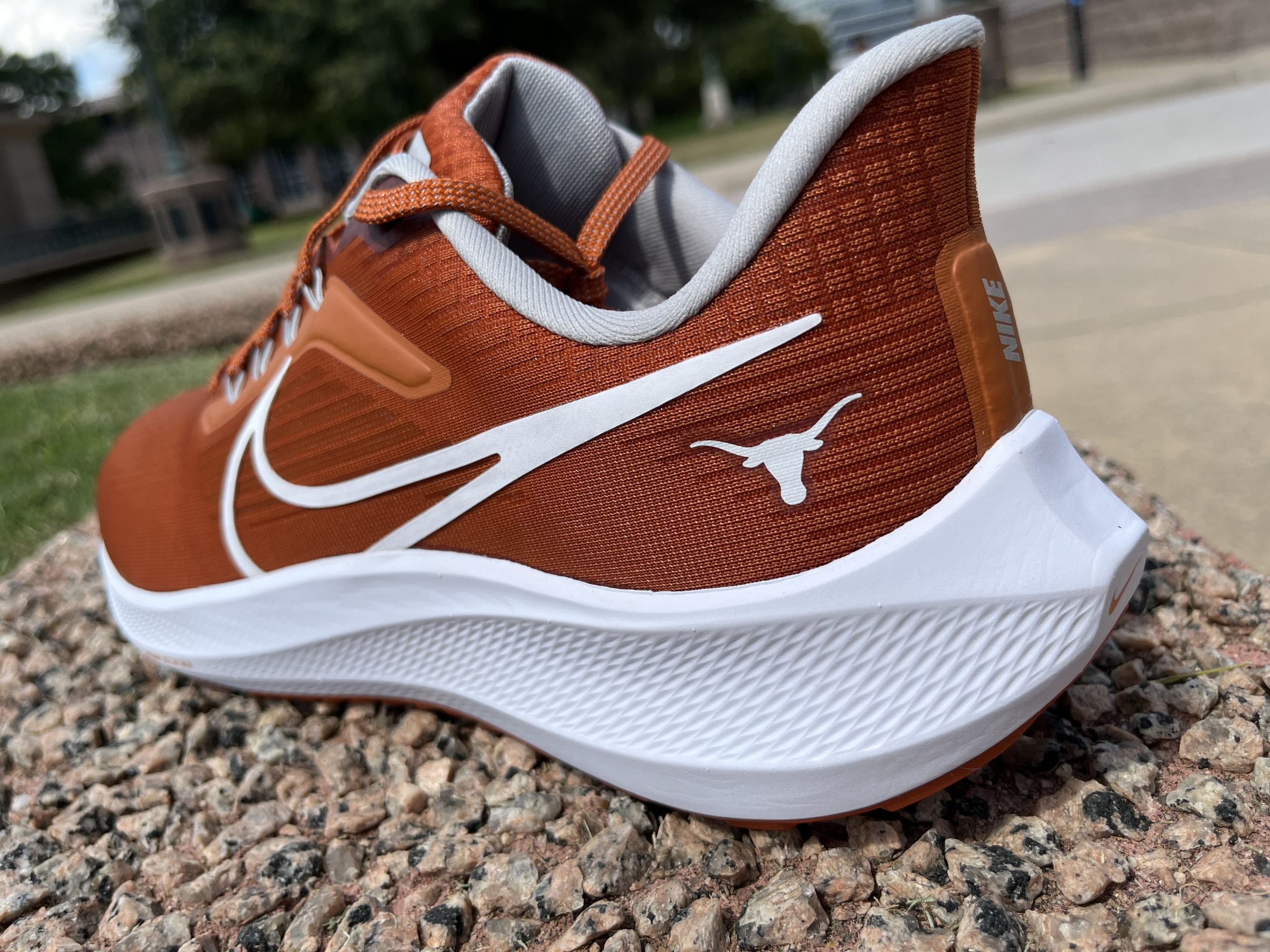 Nike zoom best sale orange and white